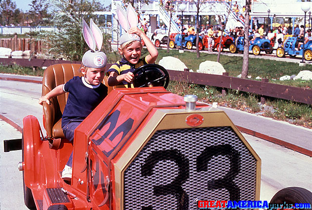 fun on the speedway
Gurnee, Illinois
Children are thrilled with the opportunity to drive on the Barney Oldfield Speedway. The souvenir hats represent Bugs Bunny's ears.
Keywords: Gurnee