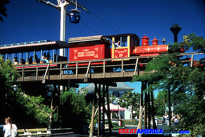 Red train engine number 19 on Orleans Place trestle
Santa Clara, CA
This is a similar shot, this time with the red engine number 19.
