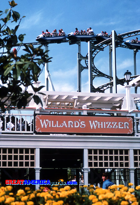 original [i]Willard's Whizzer[/i] sign
Here you see the original sign on the station for the coaster's original name: [i]Willard's Whizzer[/i].
