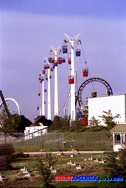 American Eagle footings
Gurnee, IL -- 1980
Footings for the [i]American Eagle[/i] roller coaster are visible in the foreground. A parking lot toll booth is visible on the right, in front of the Southern Cross south end.
Keywords: Gurnee