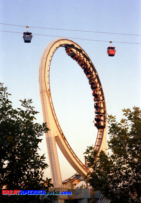 above the loop
Gurnee, IL
Two cabins of the Southern Cross skyride pass by the loop of the Tidal Wave.
Keywords: Gurnee