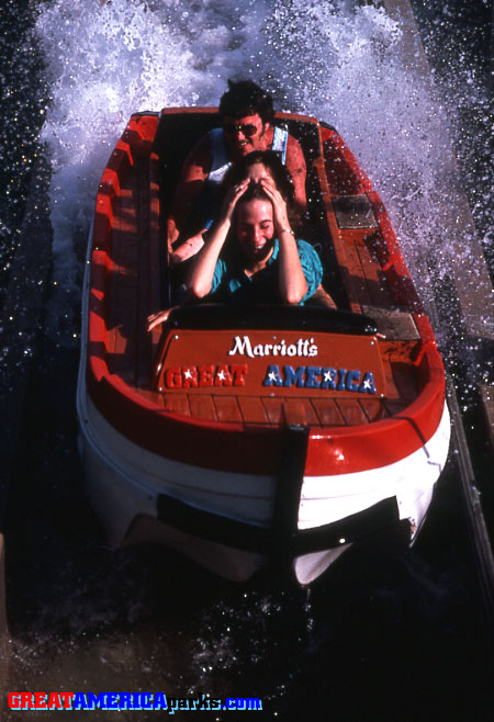 Yankee Clipper
Guests enjoy an exciting splashdown on the Yankee Clipper.
