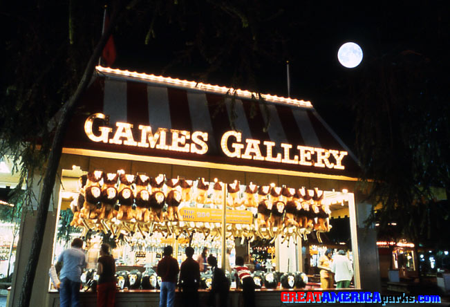 Games Gallery at night
Games Gallery at night
