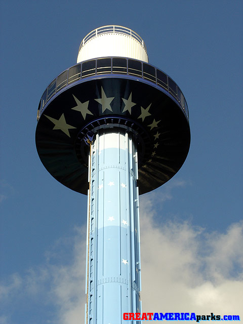 Star Tower
17 April 2004
Santa Clara, California
The Sky Tower got a new paint scheme in 2004. The ride was also renamed to Star Tower.
