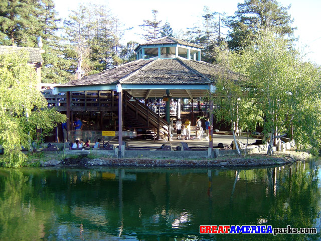 Loggers Run
28 August 2005
Santa Clara, CA
This is the station of Loggers Run, an original 1976 ride.
