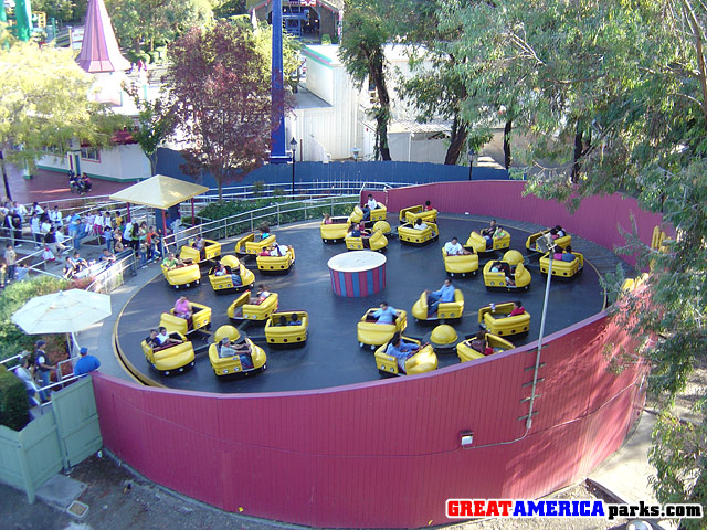 Fiddler's centrifuge
16 October 2005
Santa Clara, CA
Although its appearance has changed, and it's been renamed from Fiddler's Fling to Centrifuge, this original 1976 ride still operates in its original location in the park.
