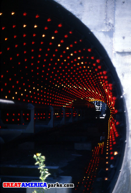 tunnel lights
Santa Clara, CA
Tunnel lights blaze in color as a train goes through.
