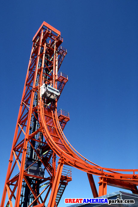 free fall
Santa Clara, CA -- 1983
A car is in free fall on the front of the tower. Another car is seen inside the shaft making its climb to the top.
