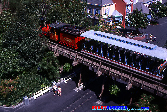 Orleans Place trestle
This is a view of a train on the Orleans Place trestle as seen from the Delta Flyer / Eagle's Flight skyride.
