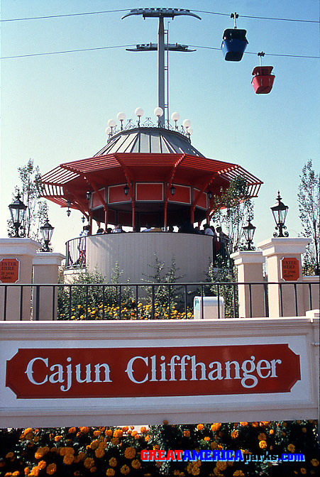 Cajun Cliffhanger
Gurnee, IL
This is a view of the Cajun Cliffhanger from its entrance. In the background is the Delta Flyer / Eagle's Flight skyride.
Keywords: Gurnee