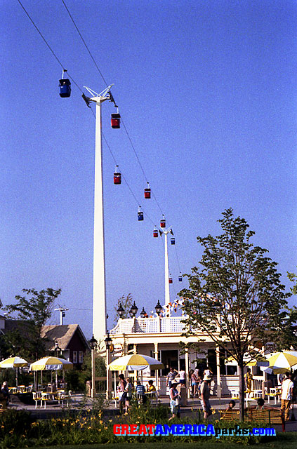 looking up
Gurnee, IL -- 1977
The Southern Cross towers above County Fair.
Keywords: Gurnee