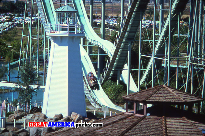 interlocking drops
another view of the interlocking drops of Loggers Run and Yankee Clipper
