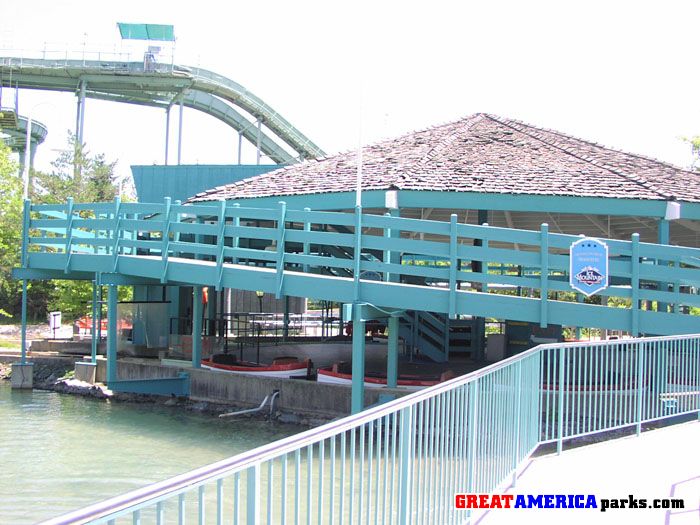 Gurnee 2004 - Yankee Clipper station, with Loggers Run in background
Keywords: Gurnee 2004 - Yankee Clipper station, Loggers Run flume arrow harbor boat wet original