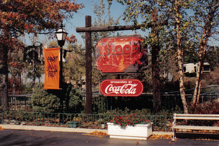 Fright Fest Blood River (white water rampage)
photo take on an October weekday while the park was closed
Keywords: fright fest 1991 white water rampage orleans plance october closed