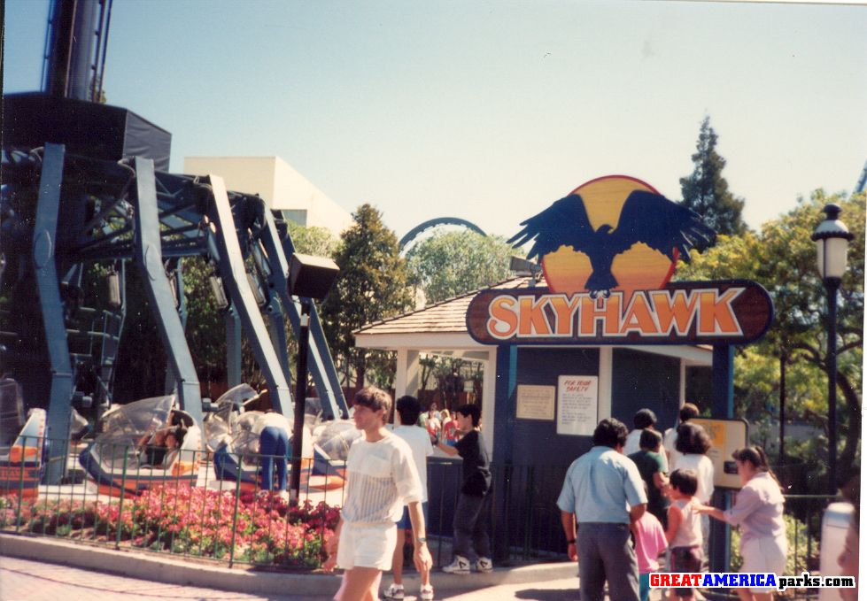 Skyhawk in Hometown Square
Skyhawk just was a strange ride in a strange place... I understand it\'s gone now... always seemed kinda cheesy to me. :)

