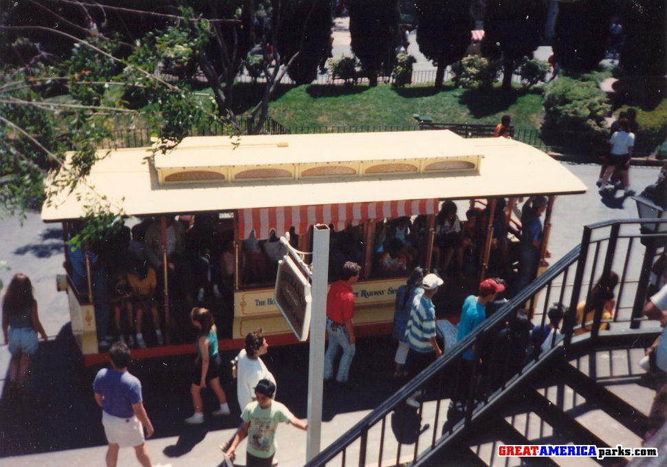 Trolley
Santa Clara was still running its trolleys in 1990.
Keywords: trolley carousel station